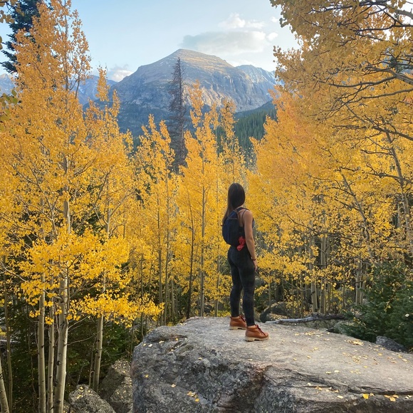 Meet your Posher, Alyssa - Picture 8 of 8